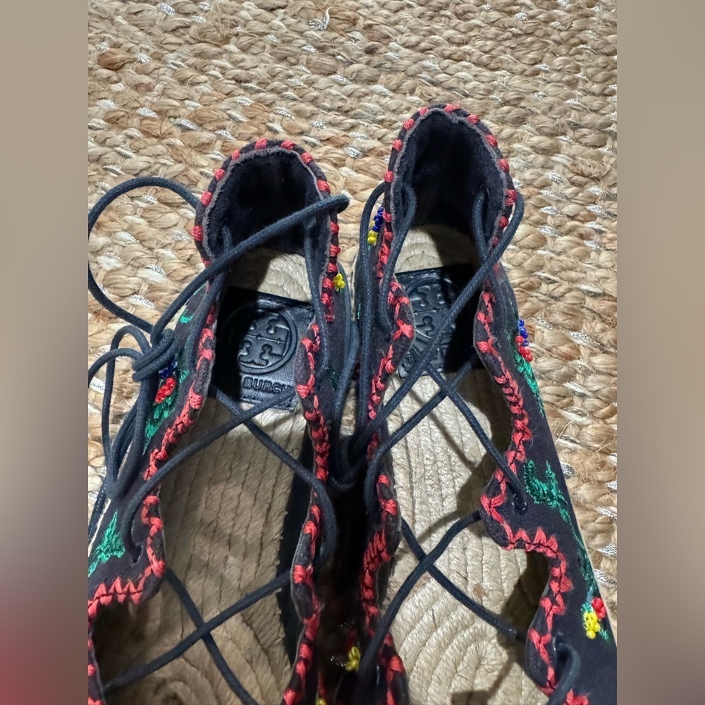 Tory Burch black embroidered espadrilles 5.5 - Picture 4 of 7